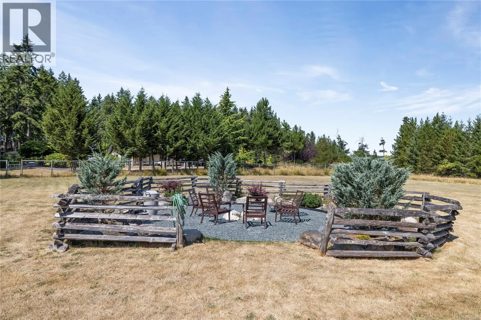 1045 Matuka Dr
