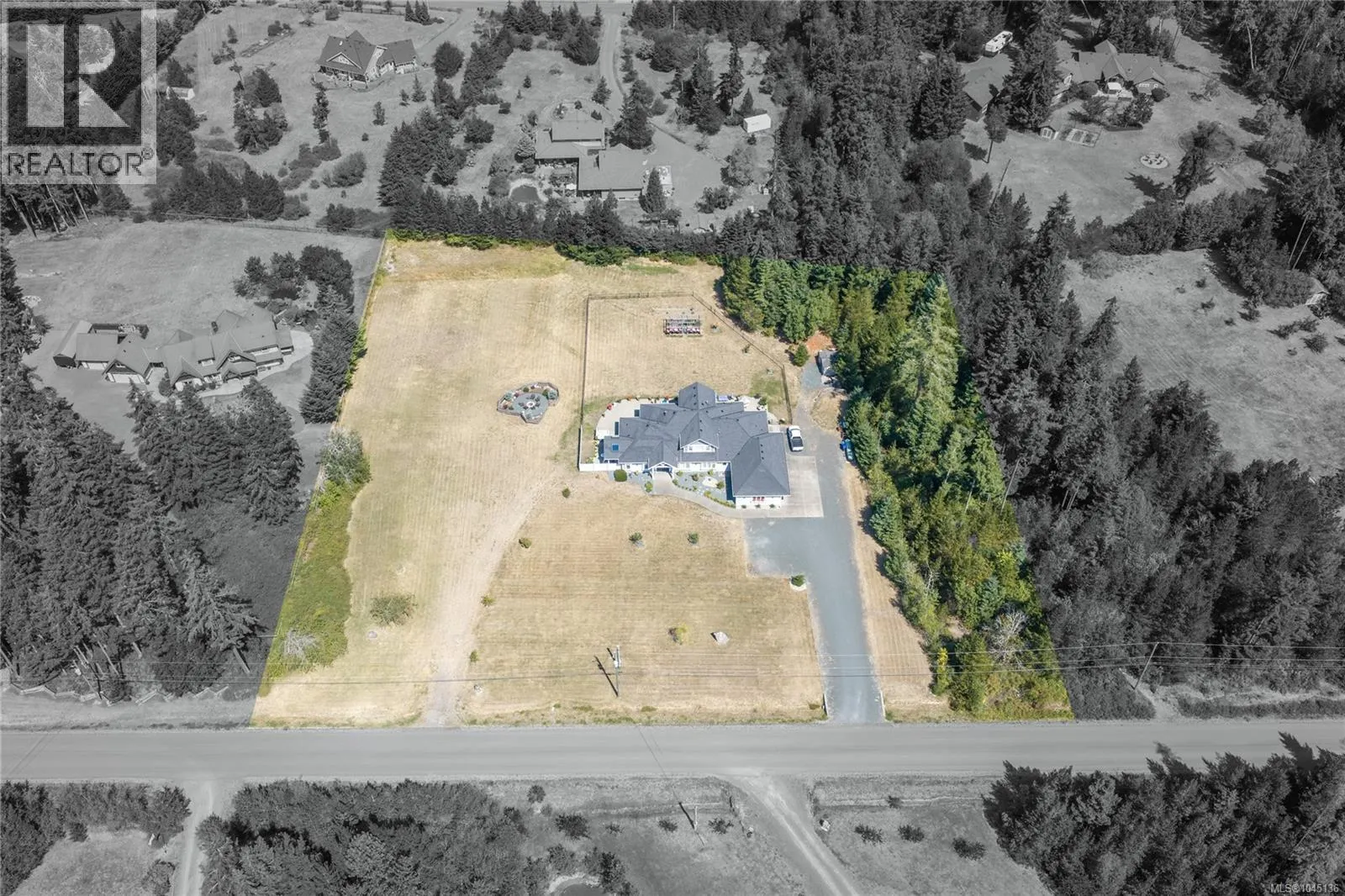 1045 Matuka Dr