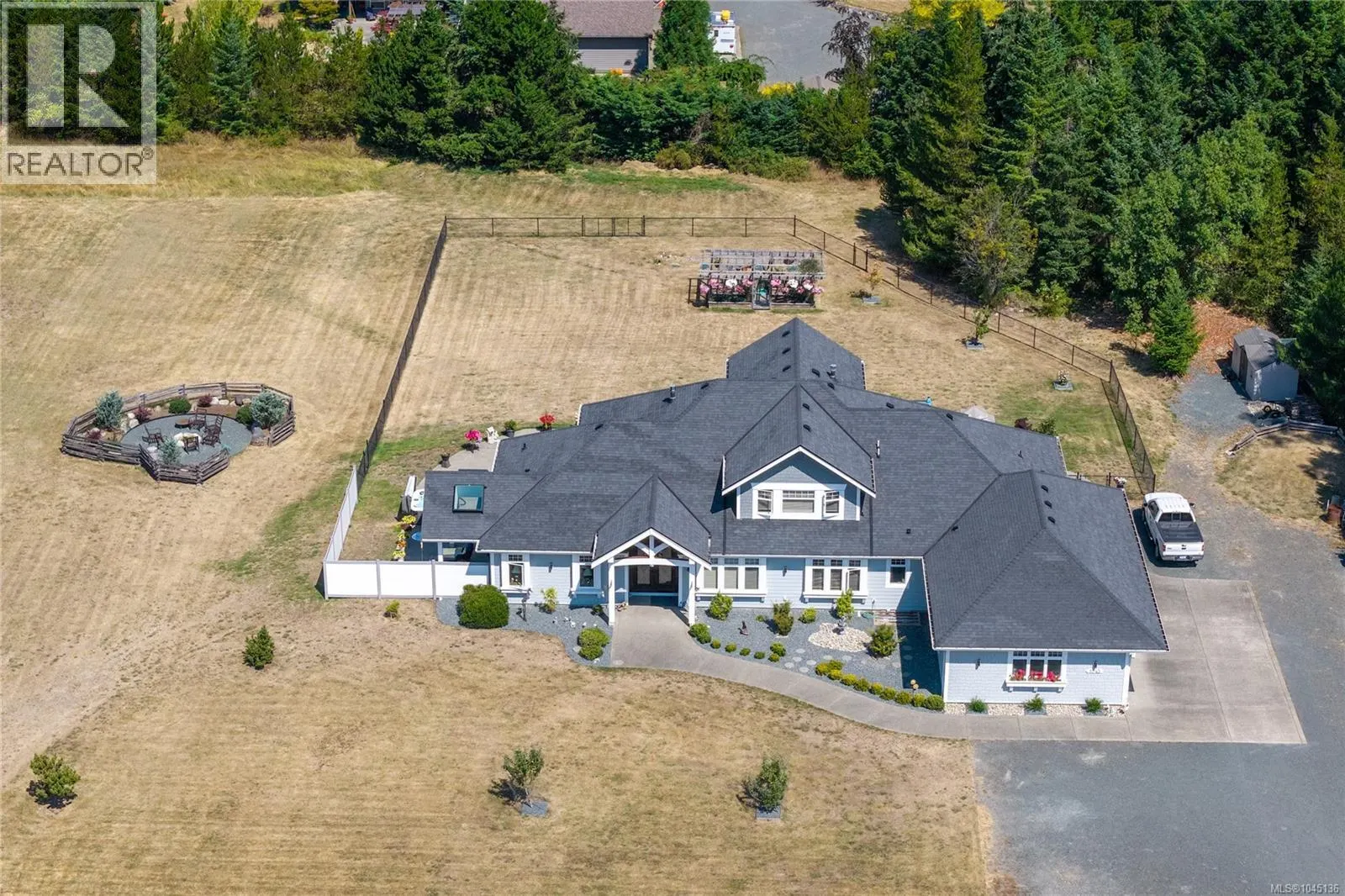 1045 Matuka Dr