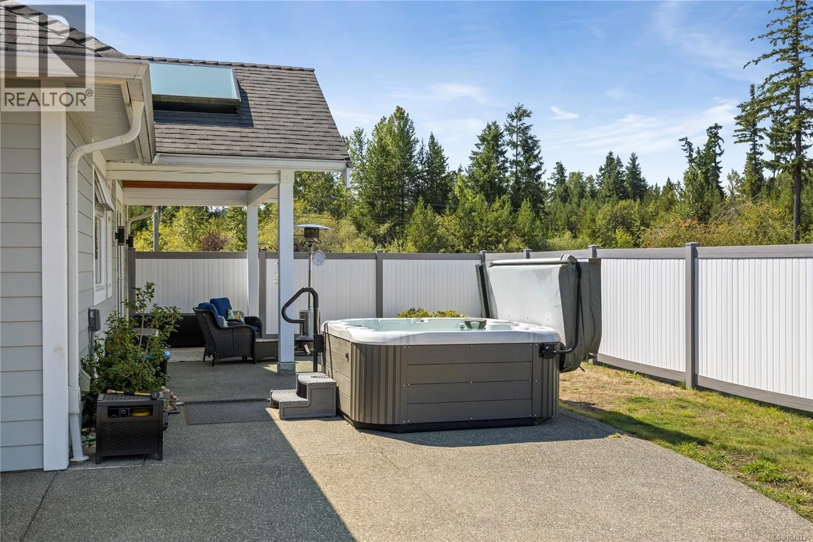 1045 Matuka Dr
