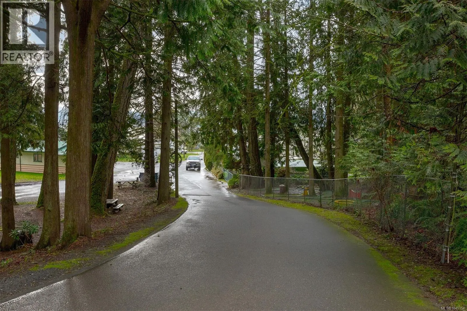 5621 Sooke Rd