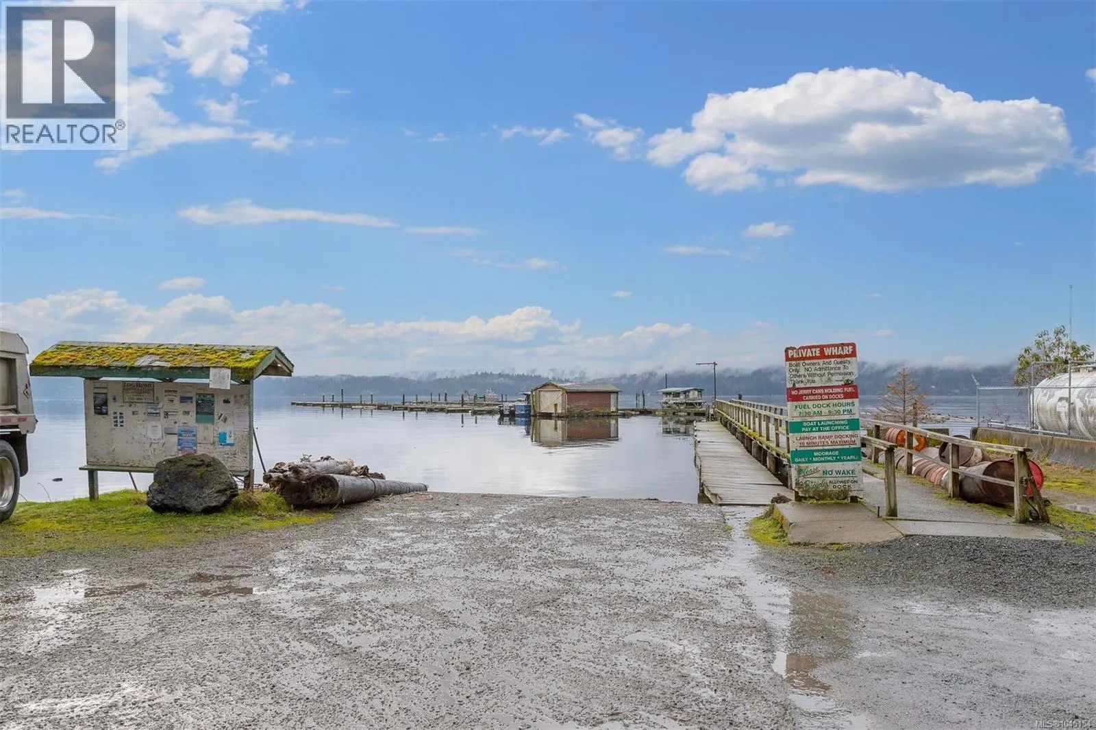5621 Sooke Rd