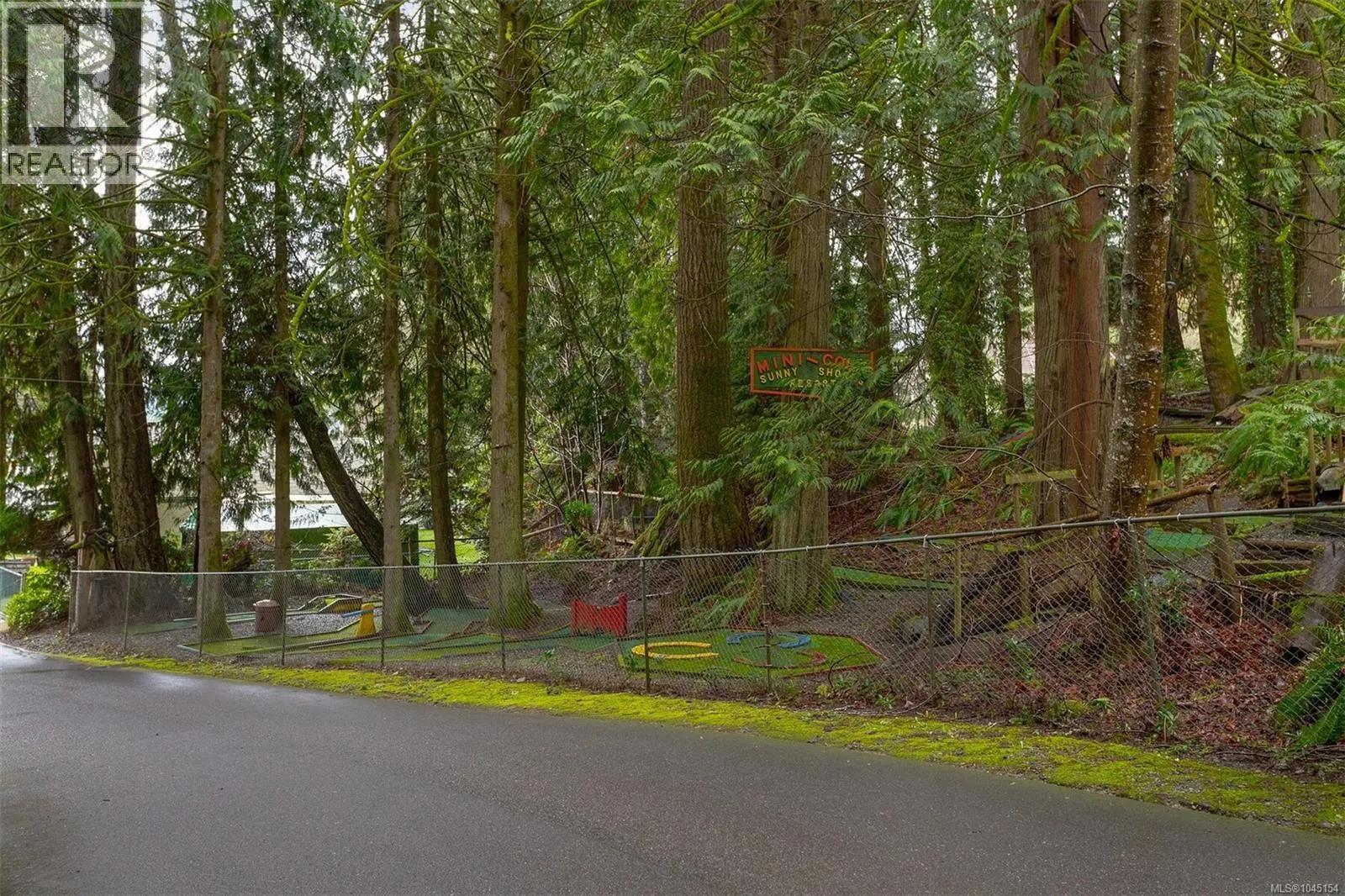 5621 Sooke Rd