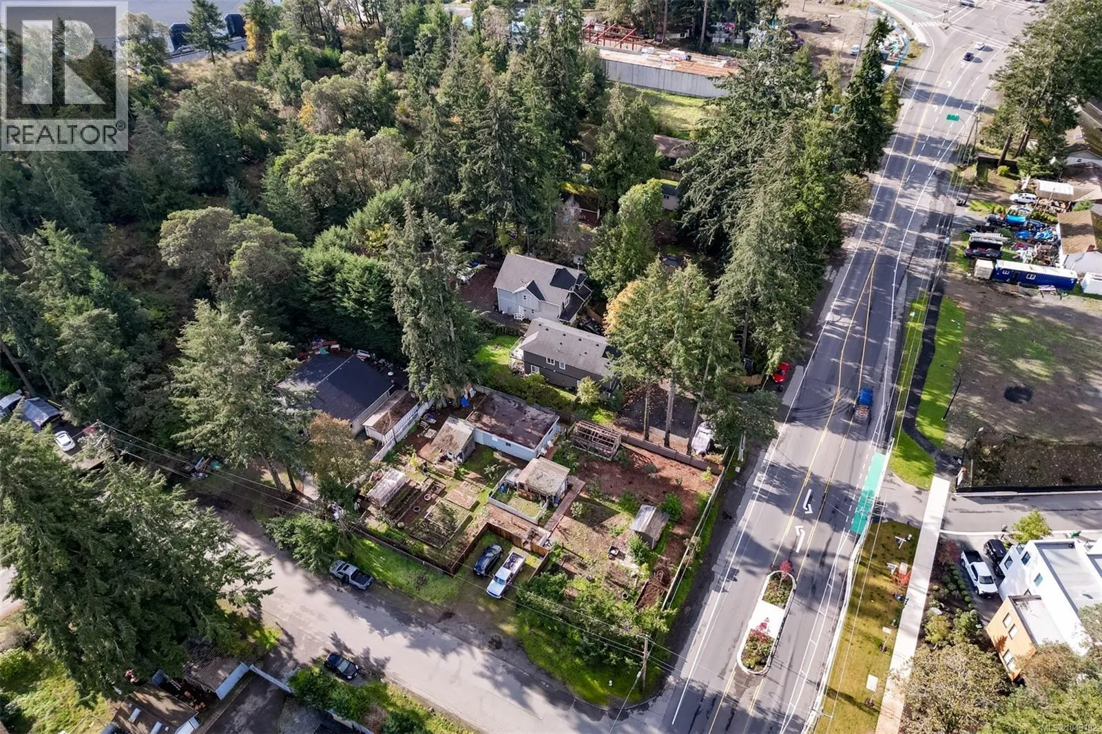 2329/2333 Sooke Rd
