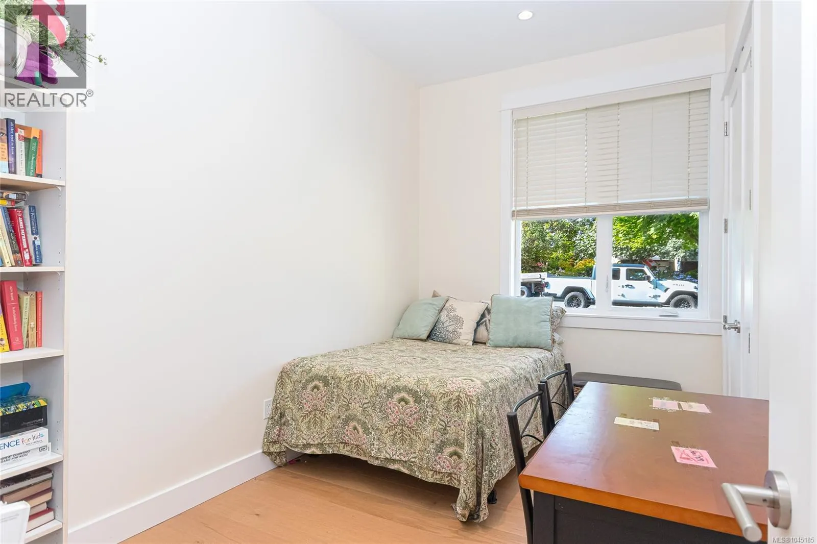 2104 Colinwood Rd