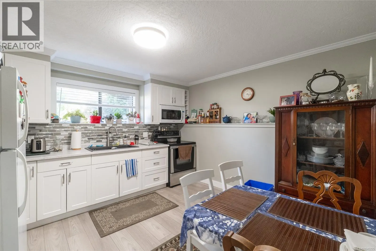 3239 Sedgwick Dr