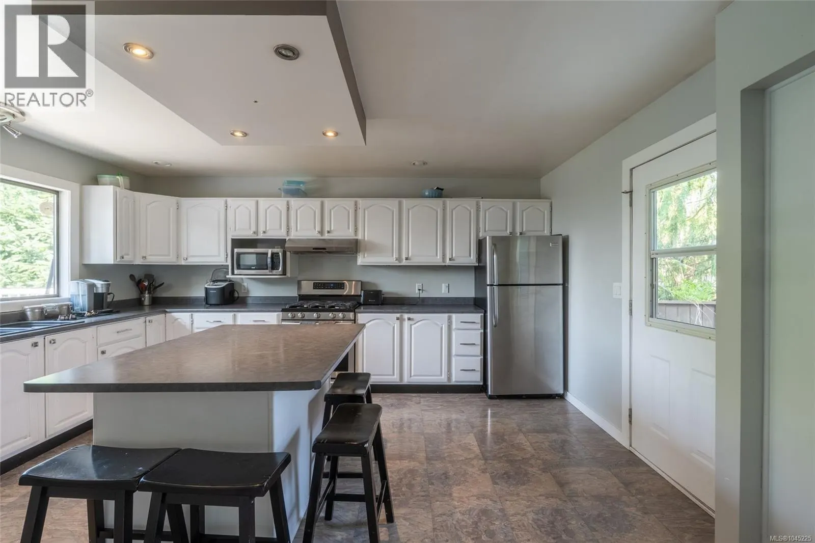 3239 Sedgwick Dr