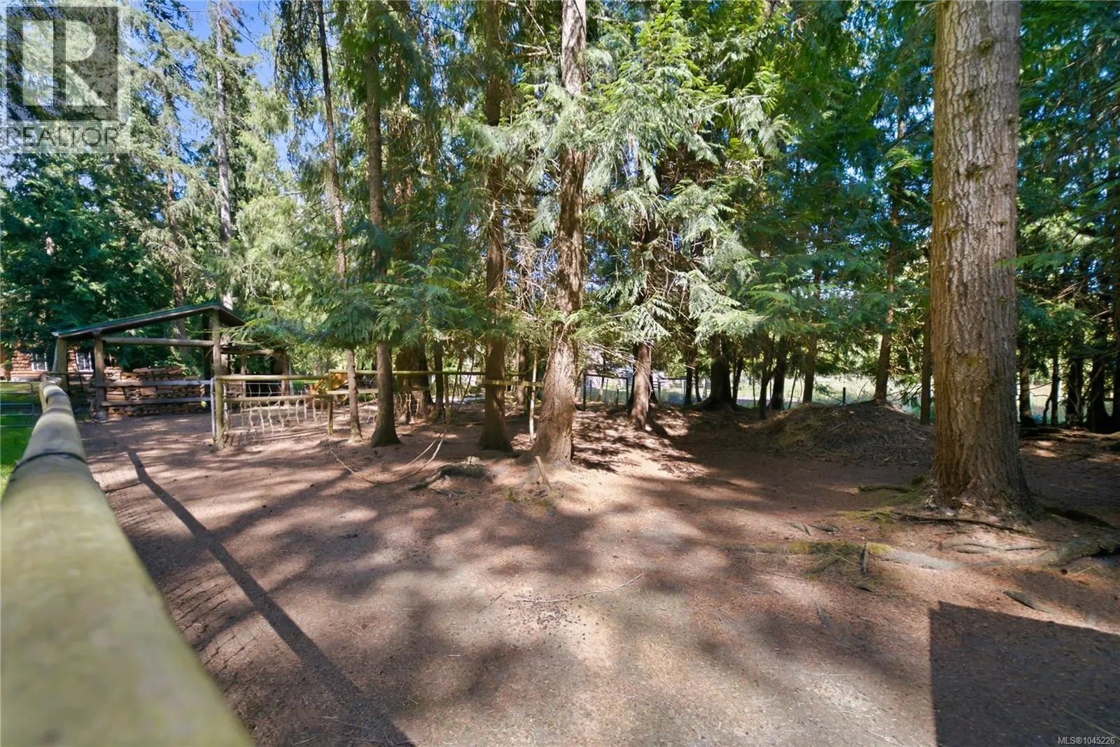 700 Fern Rd E