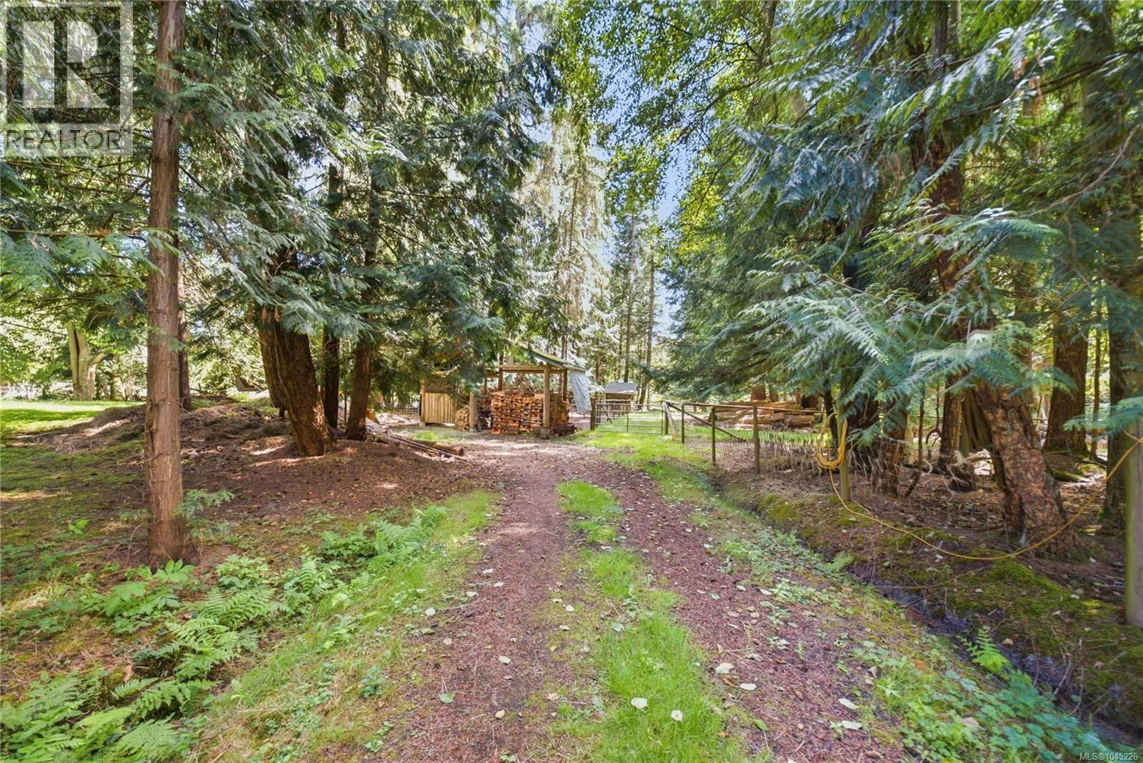700 Fern Rd E
