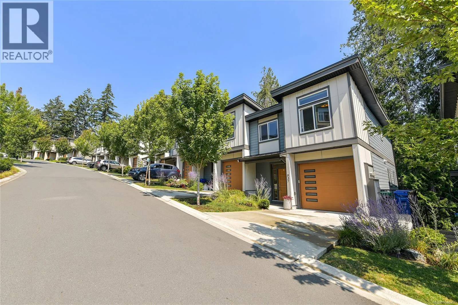 937 Echo Valley Pl