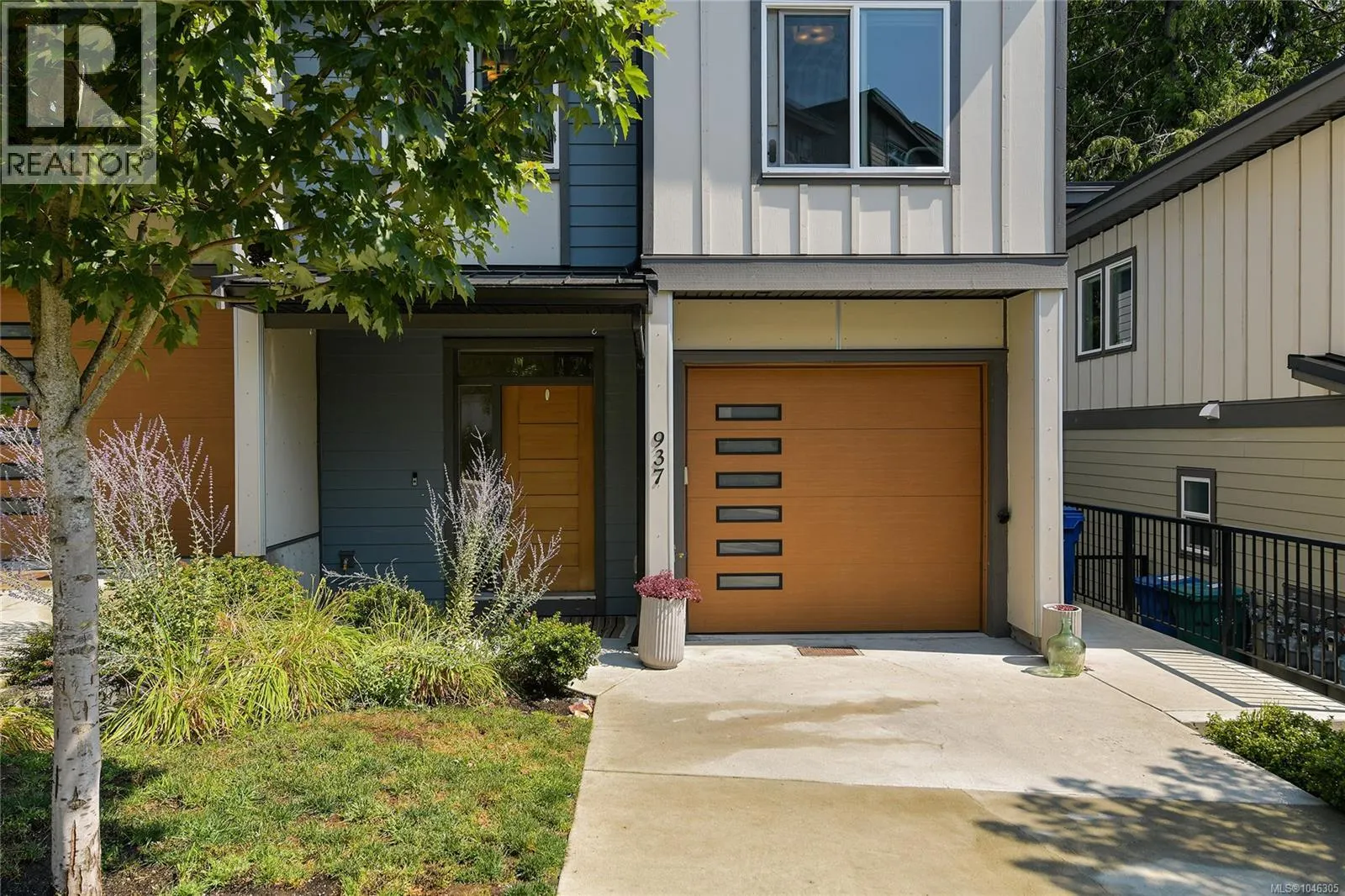 937 Echo Valley Pl