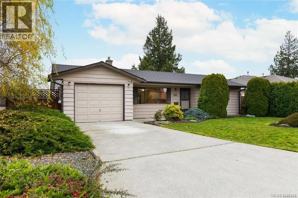 693 Wedgewood Cres