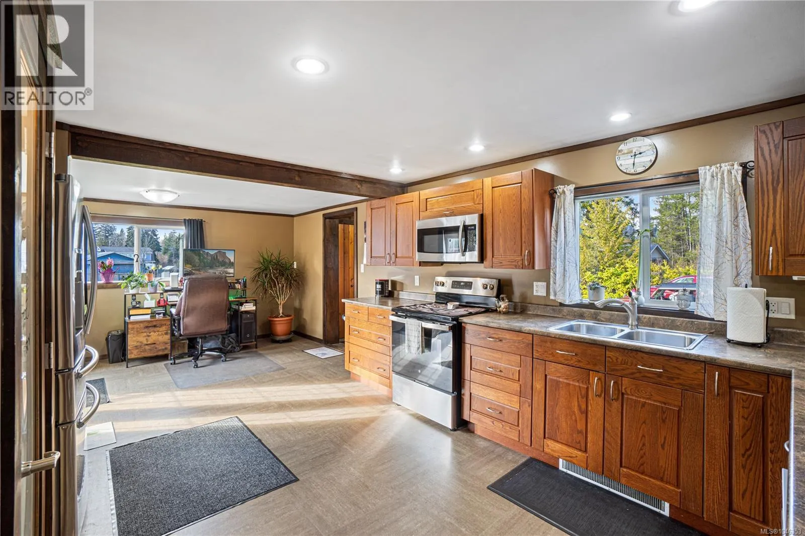 1143 Bellevue Rd