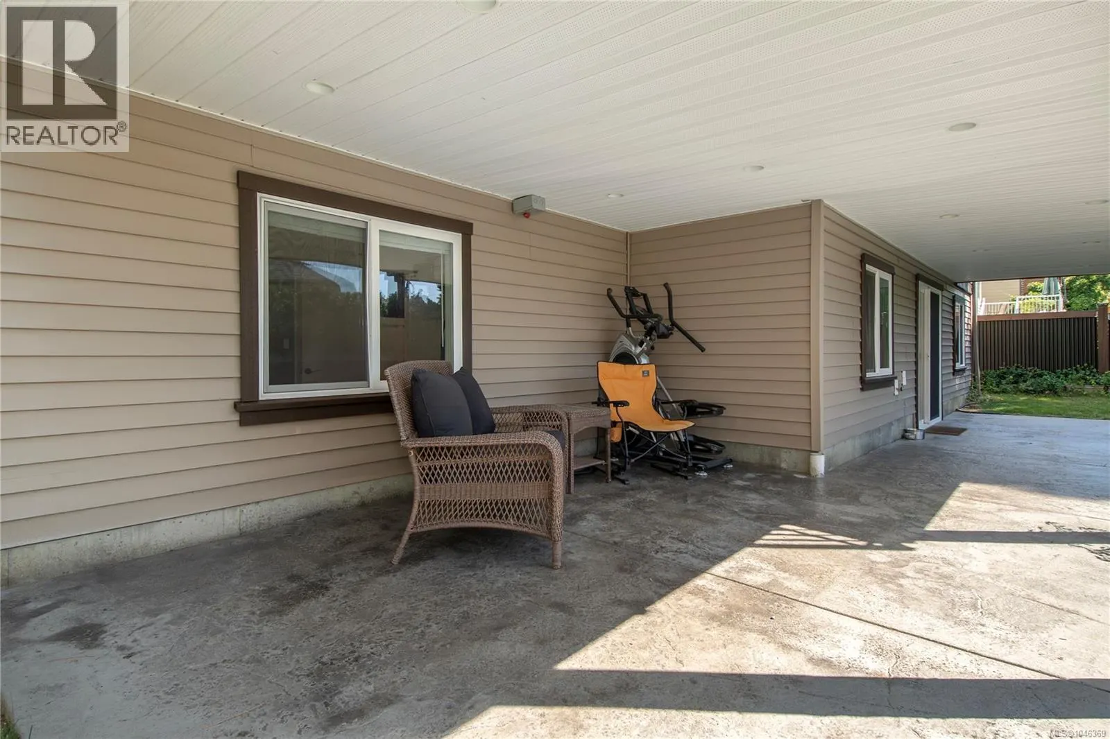 747 Steenbuck Dr