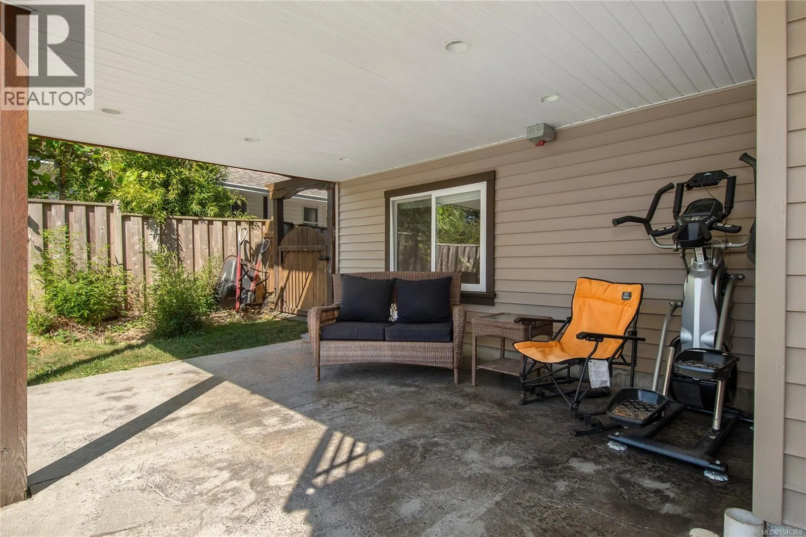 747 Steenbuck Dr