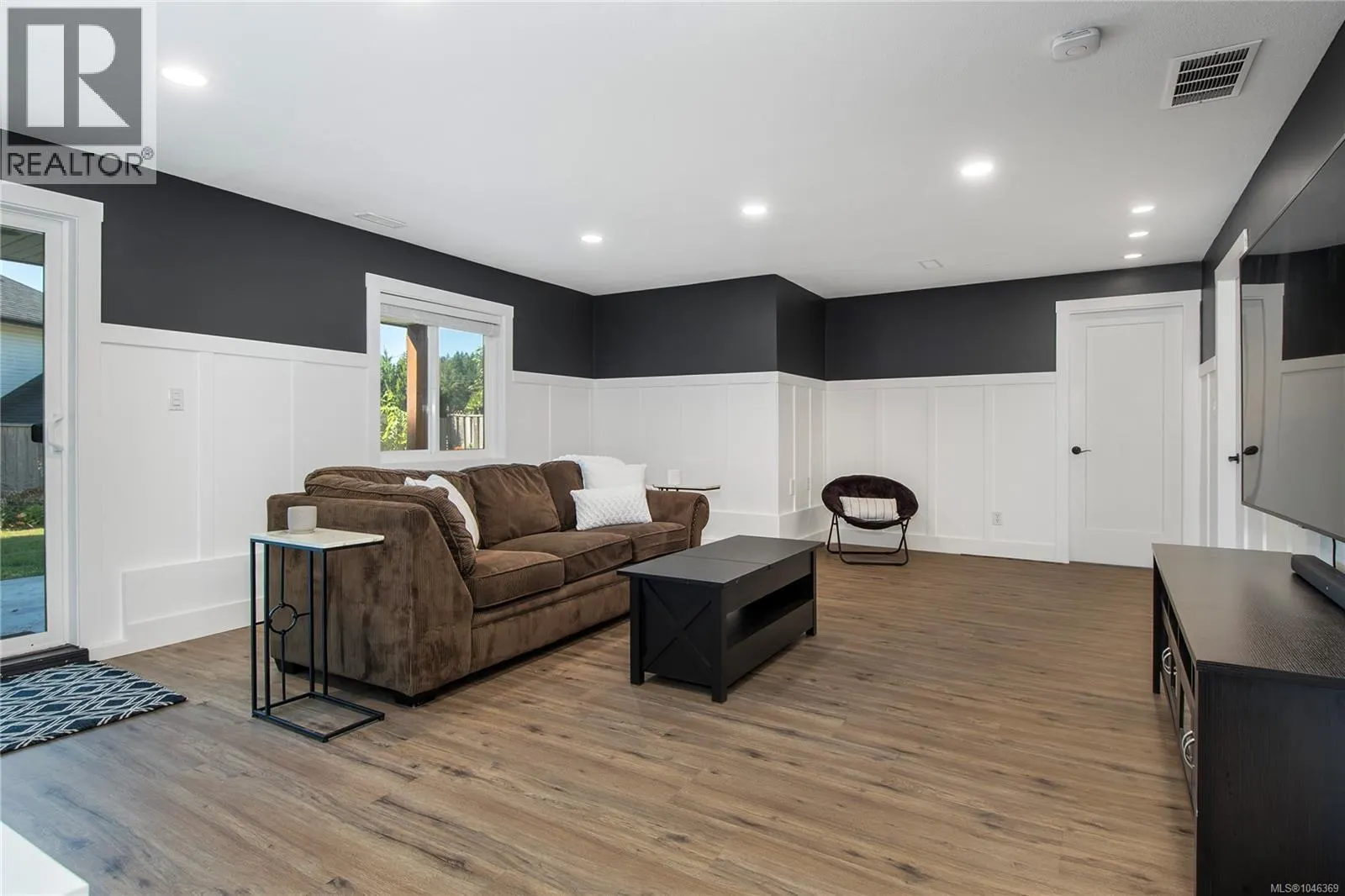 747 Steenbuck Dr