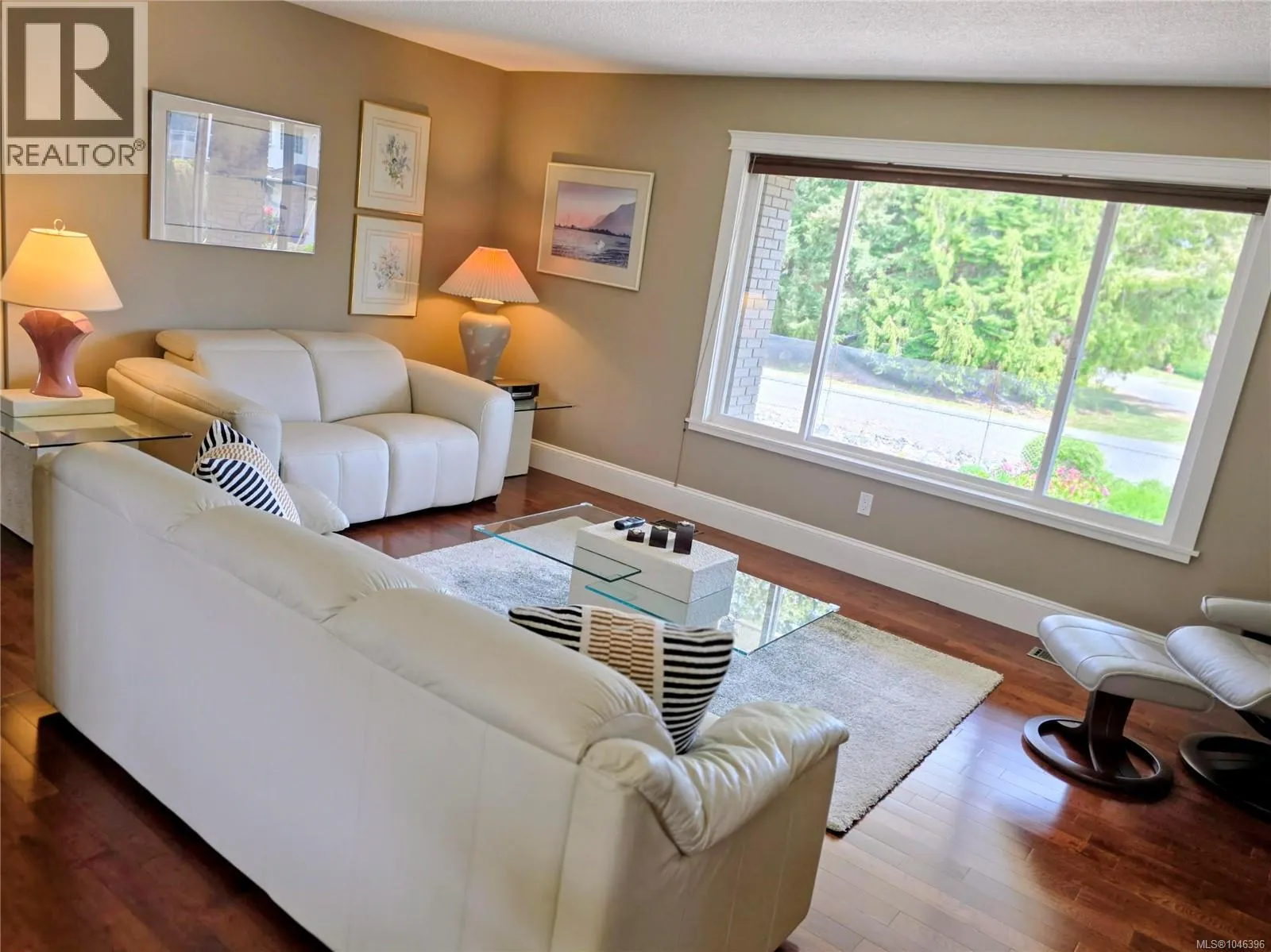 823 Glenhale Cres