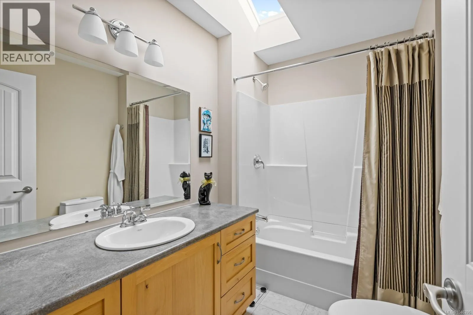 823 Glenhale Cres
