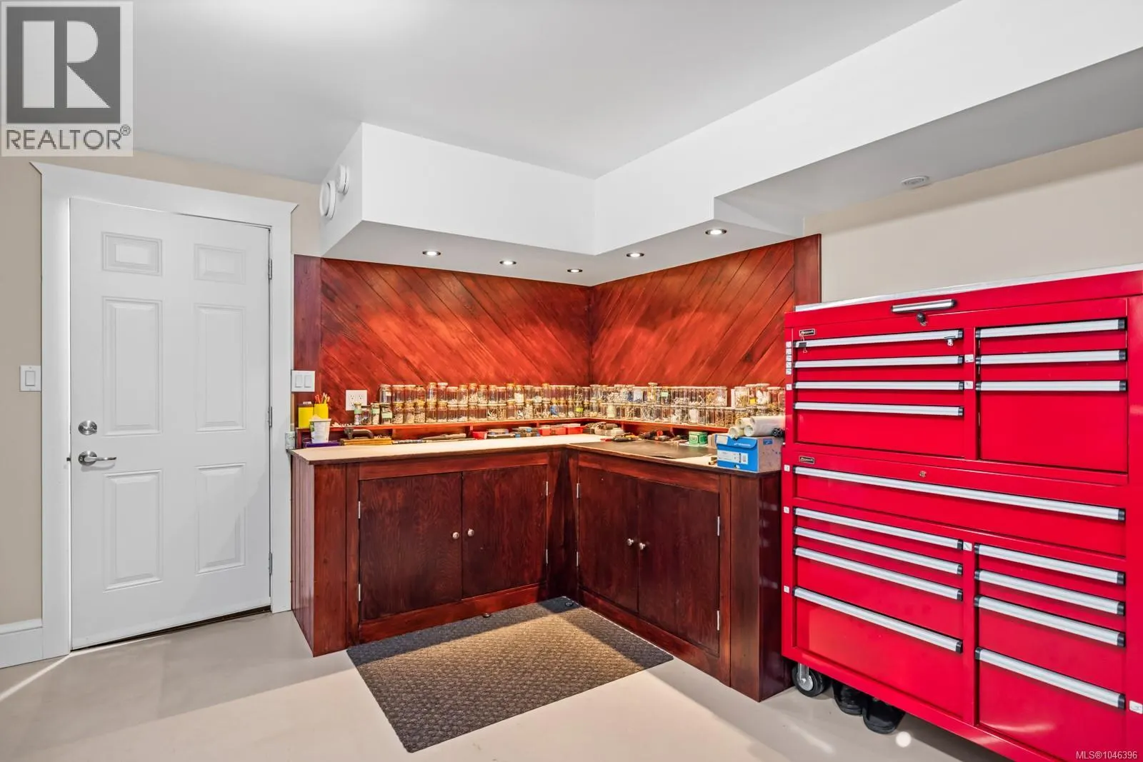 823 Glenhale Cres