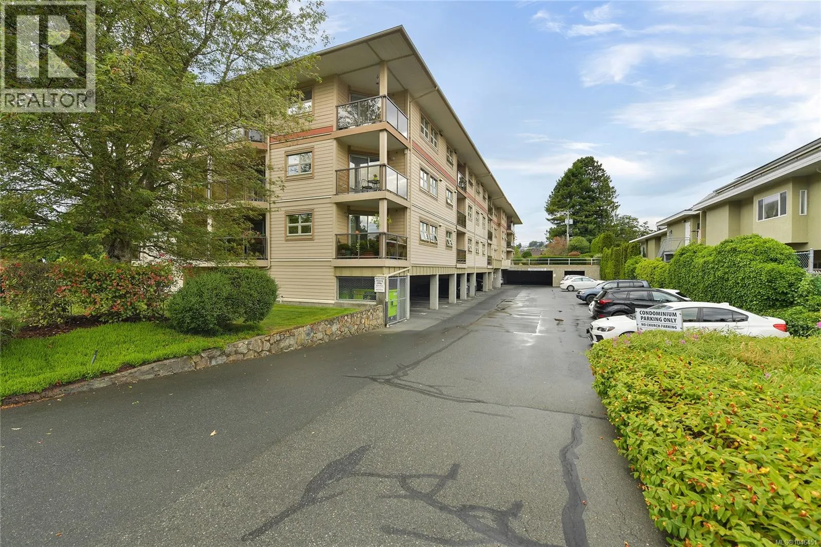 301 1694 Cedar Hill Cross Rd