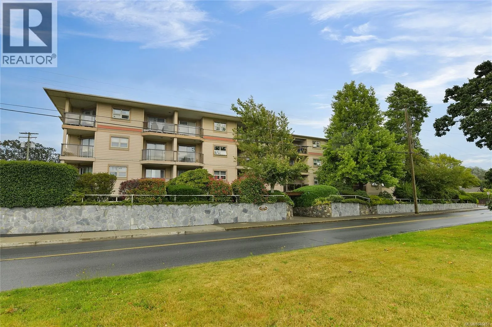 301 1694 Cedar Hill Cross Rd