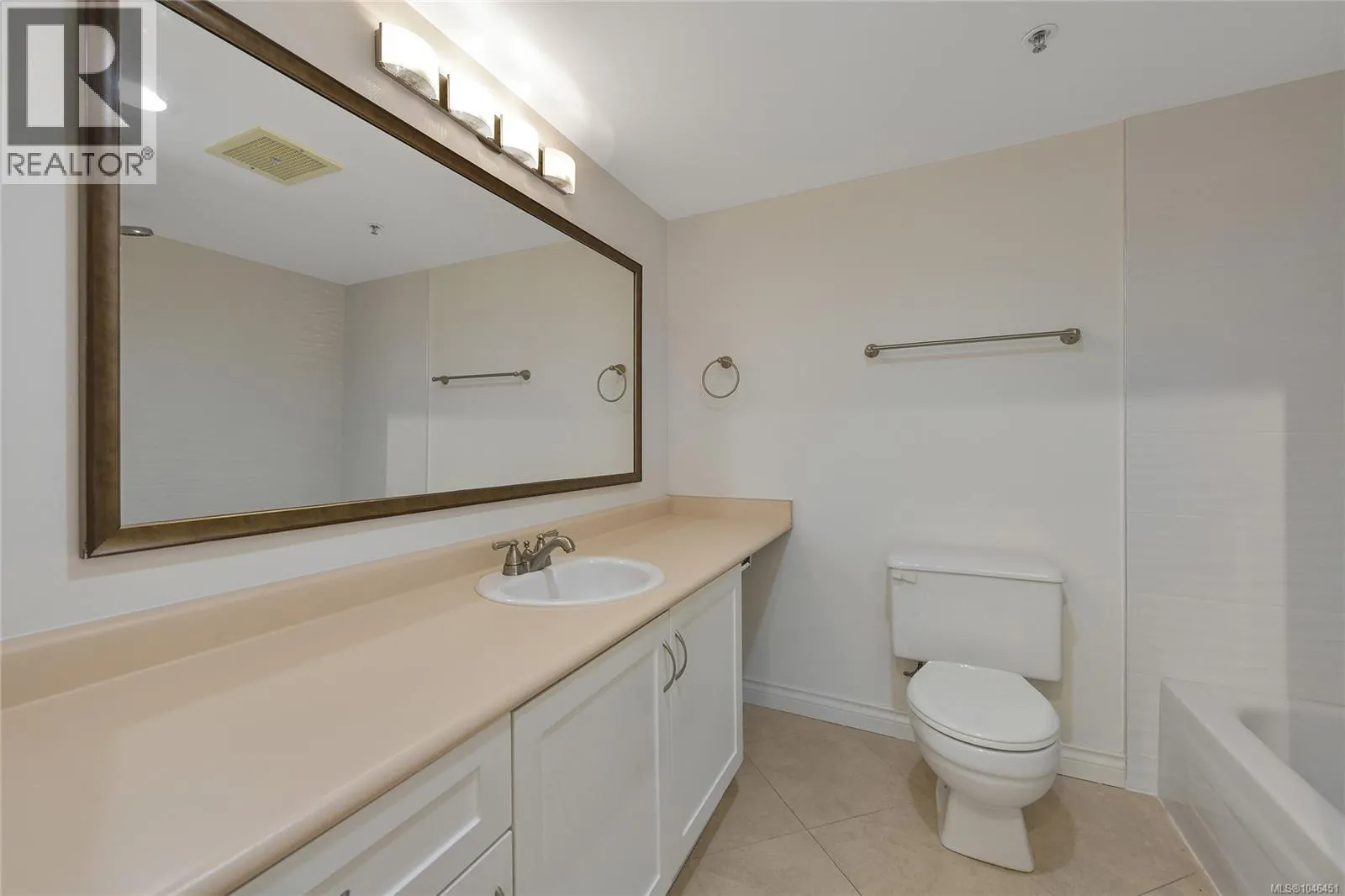 301 1694 Cedar Hill Cross Rd