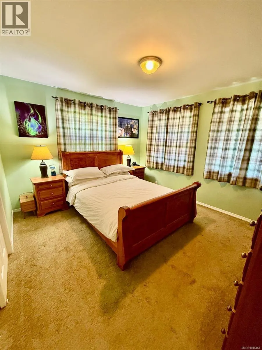 1212 Lynn Rd