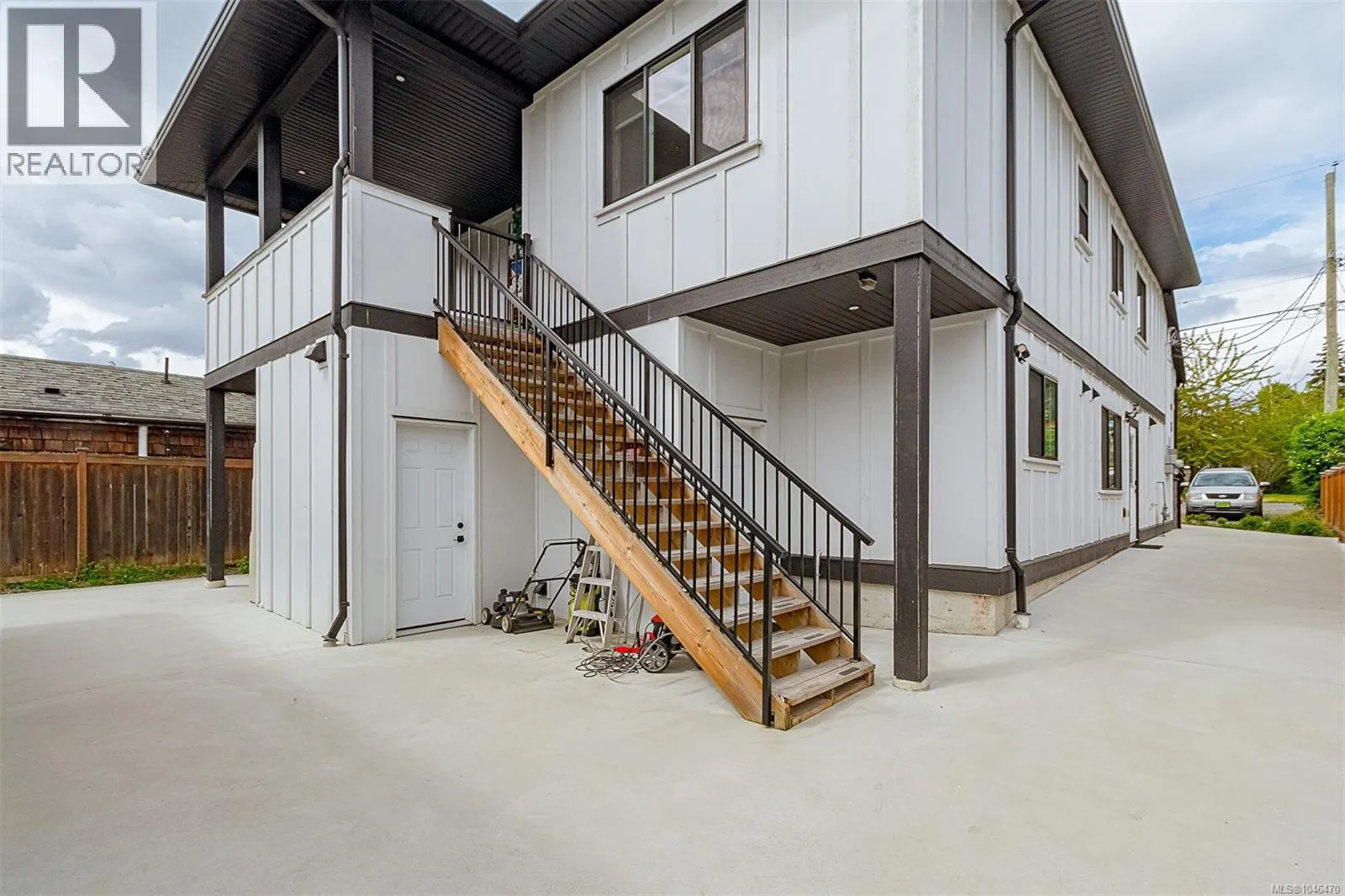 83 Crease Ave
