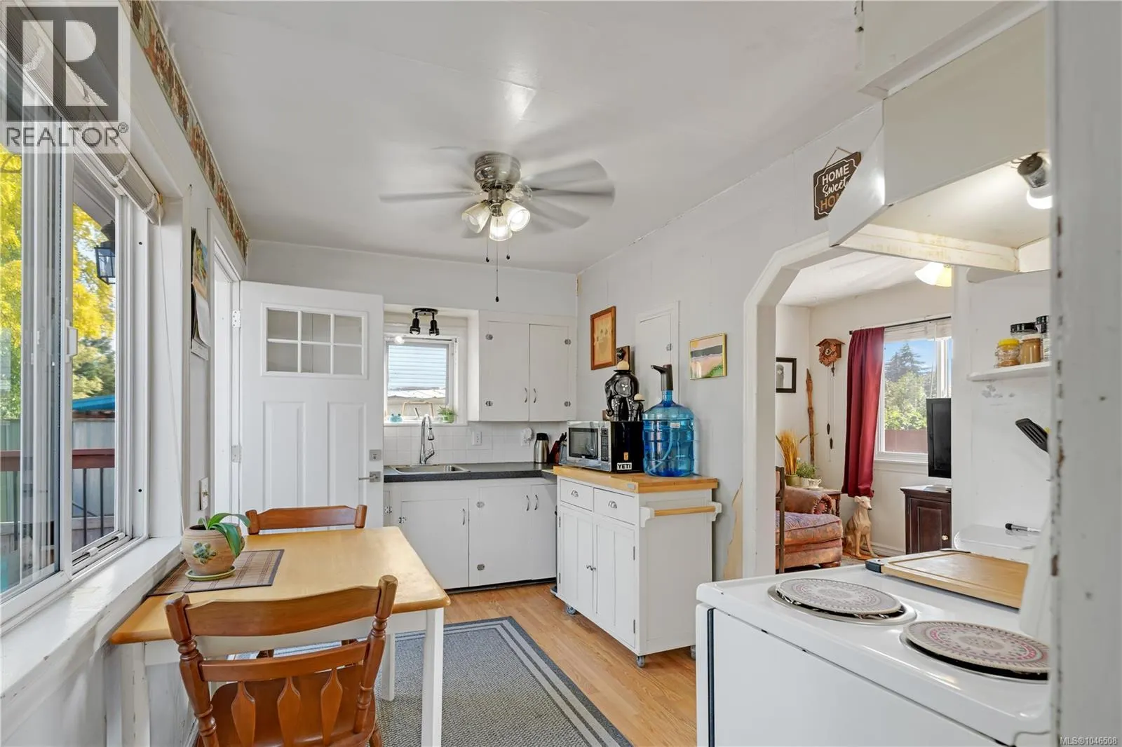 157 View St