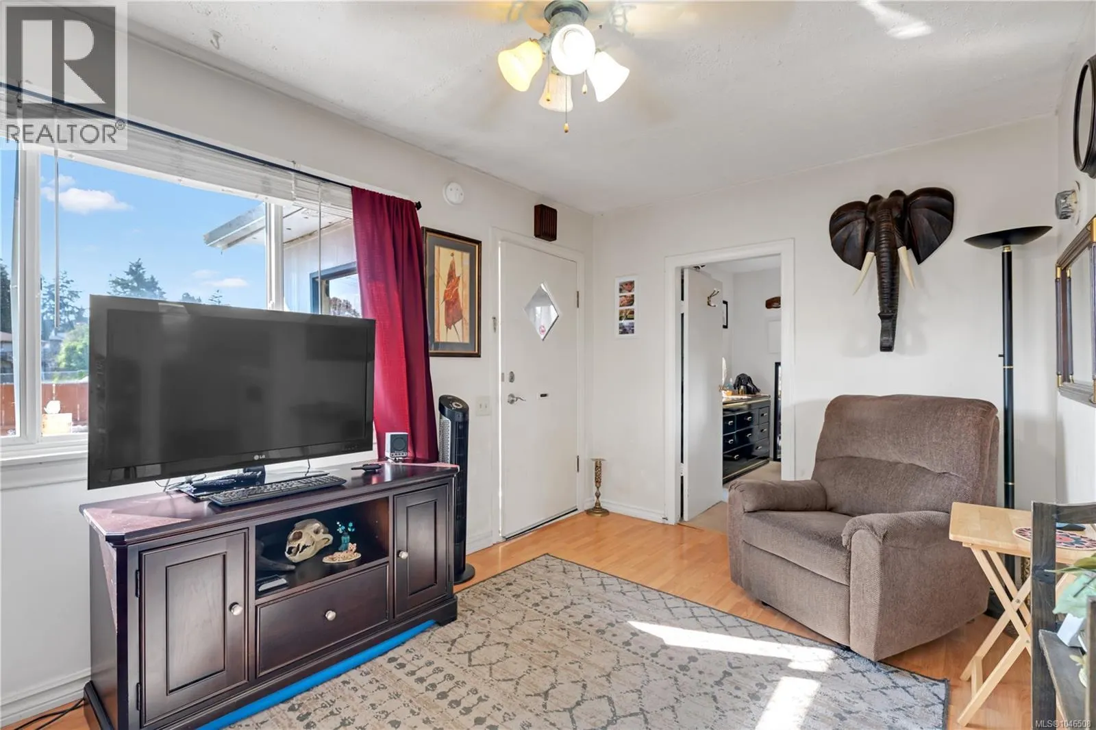 157 View St