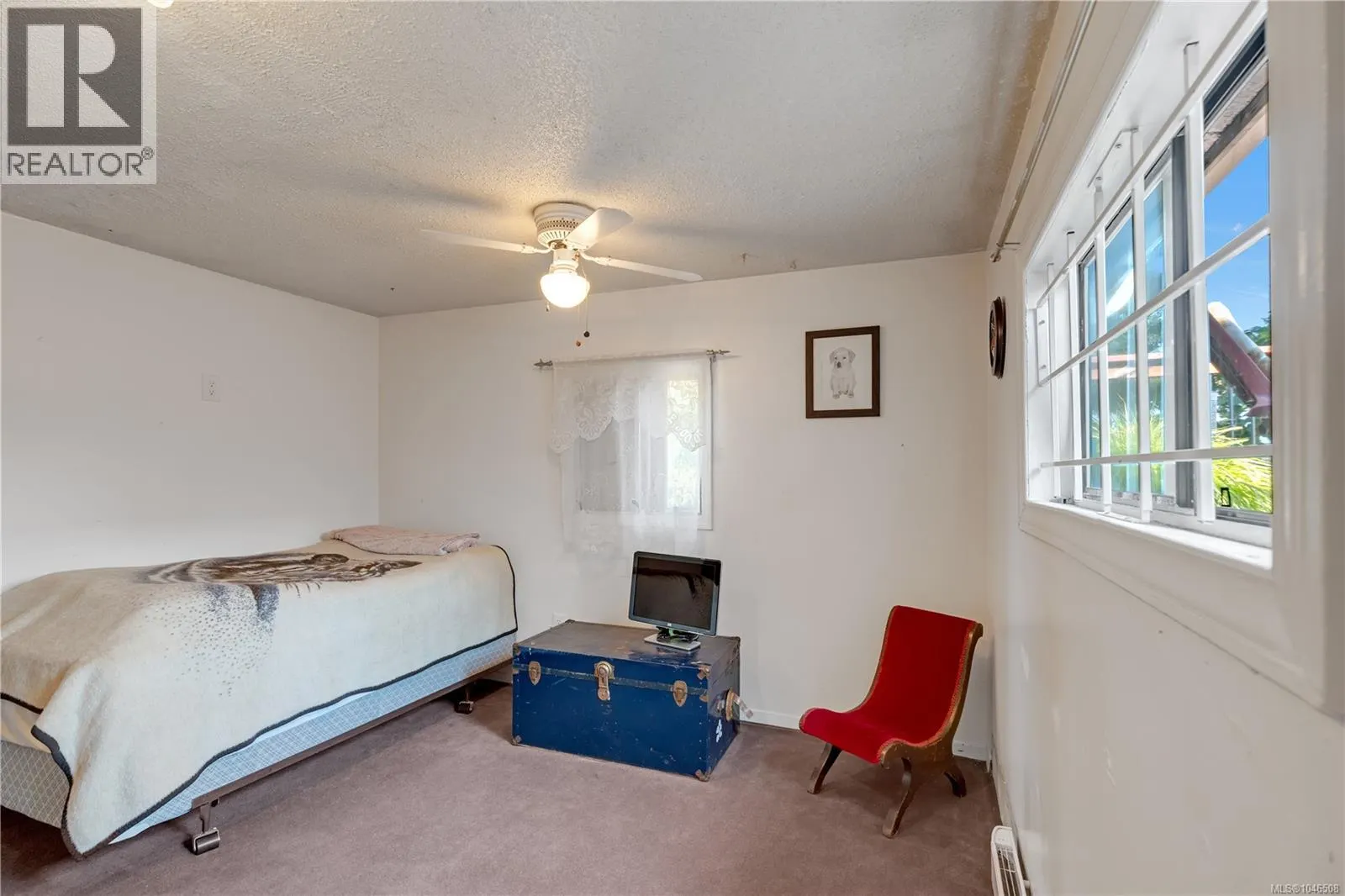 157 View St