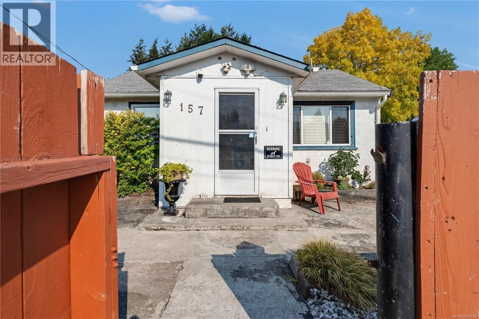 157 View St