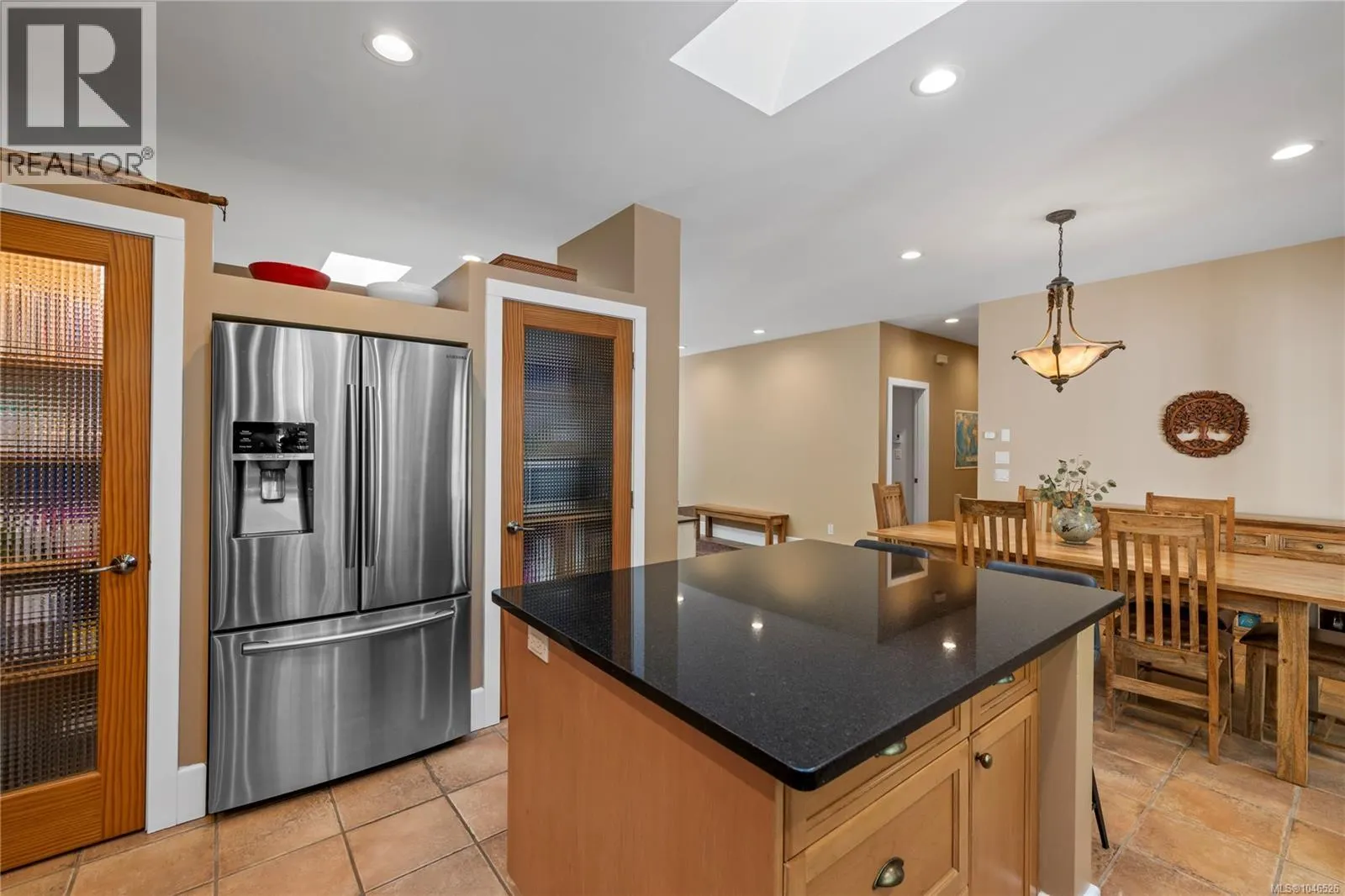 825 Fern Rd E