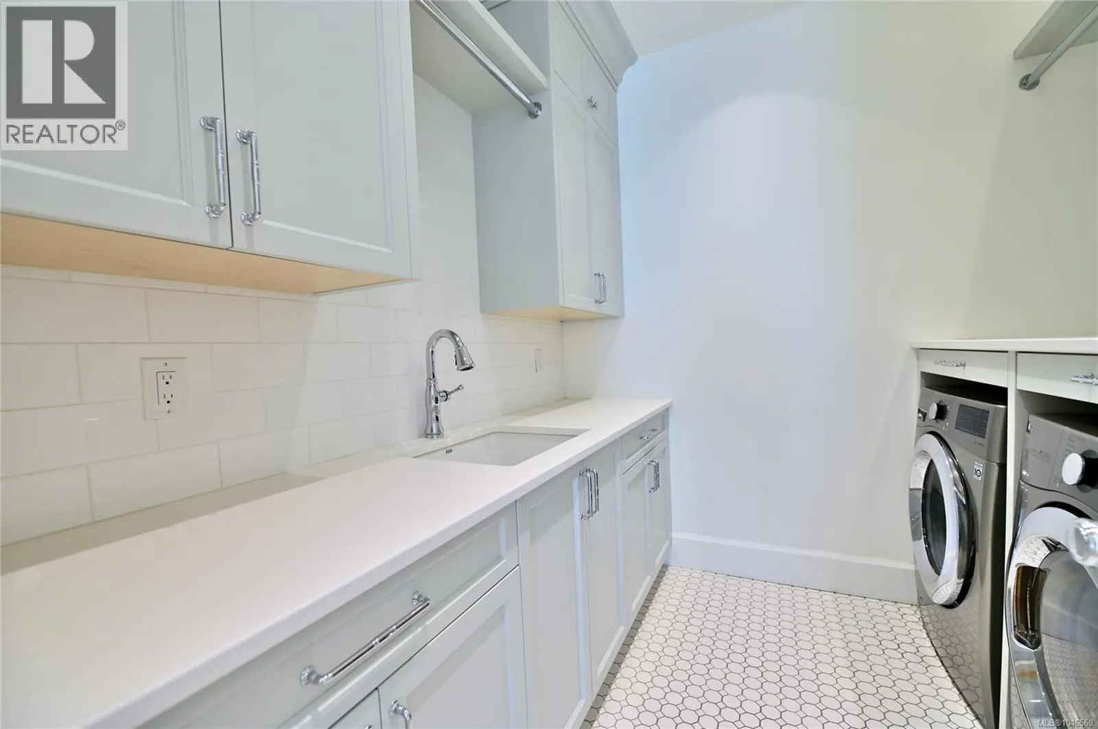 2777 Dewdney Ave