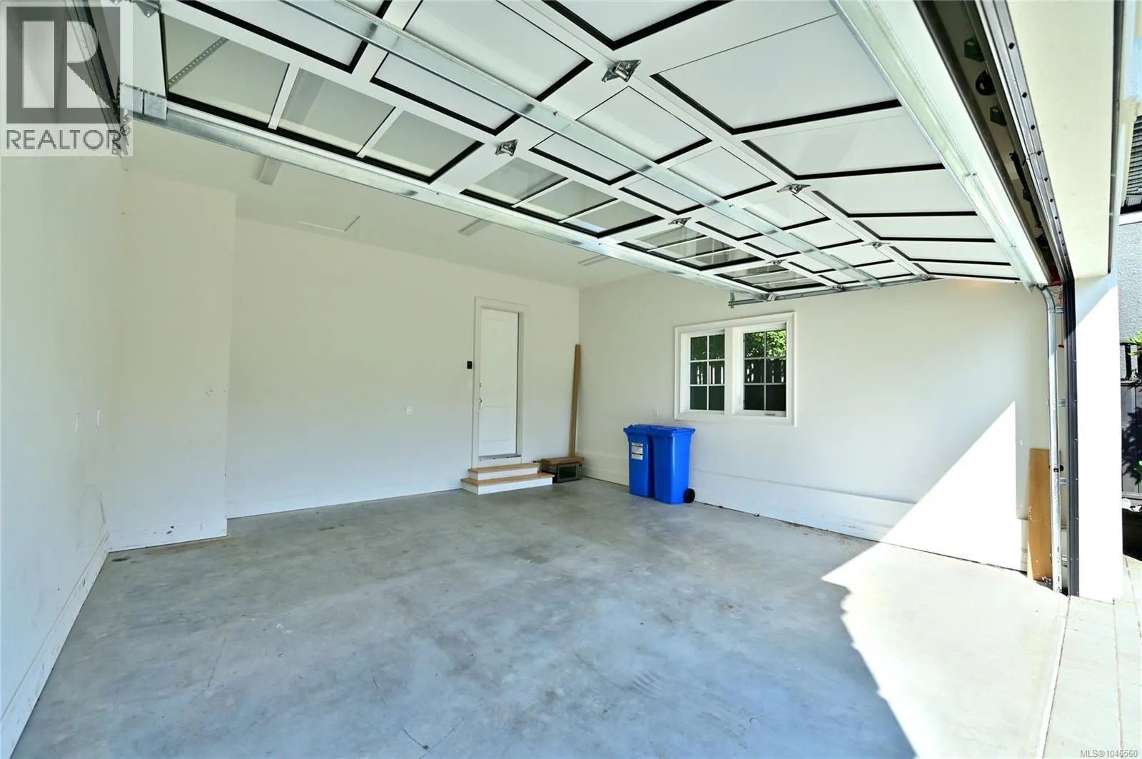 2777 Dewdney Ave