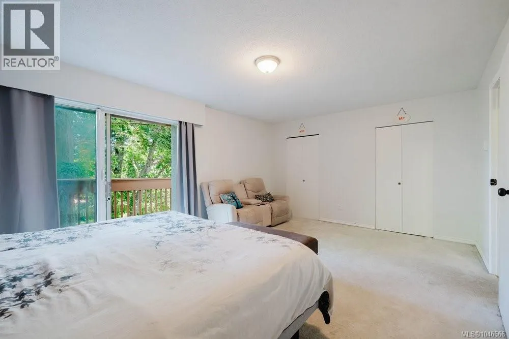 3 933 Admirals Rd