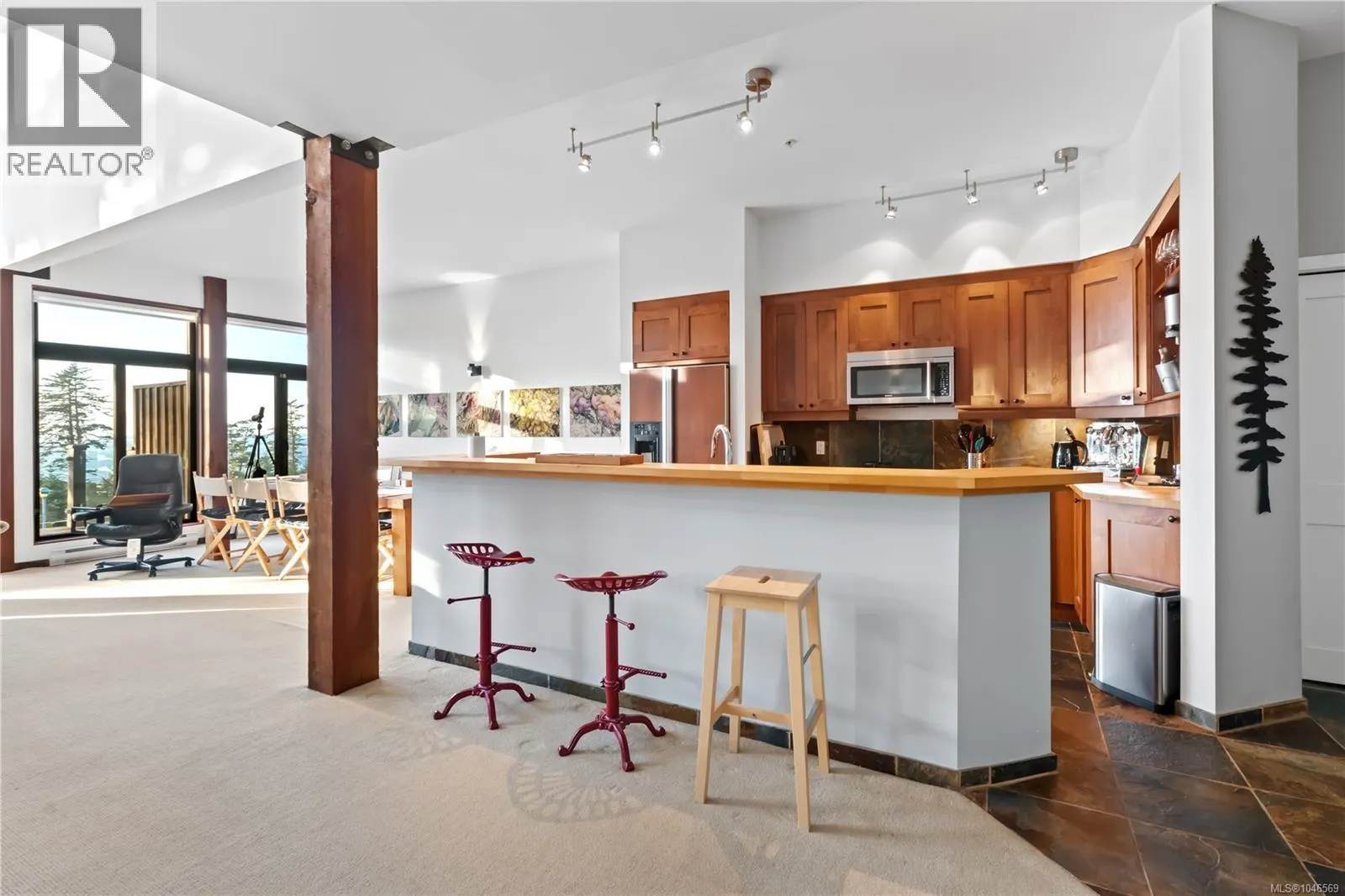 212 515 Marine Dr