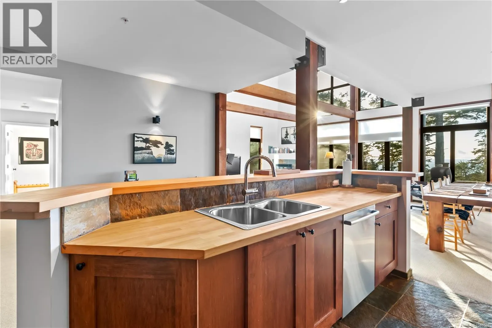 212 515 Marine Dr