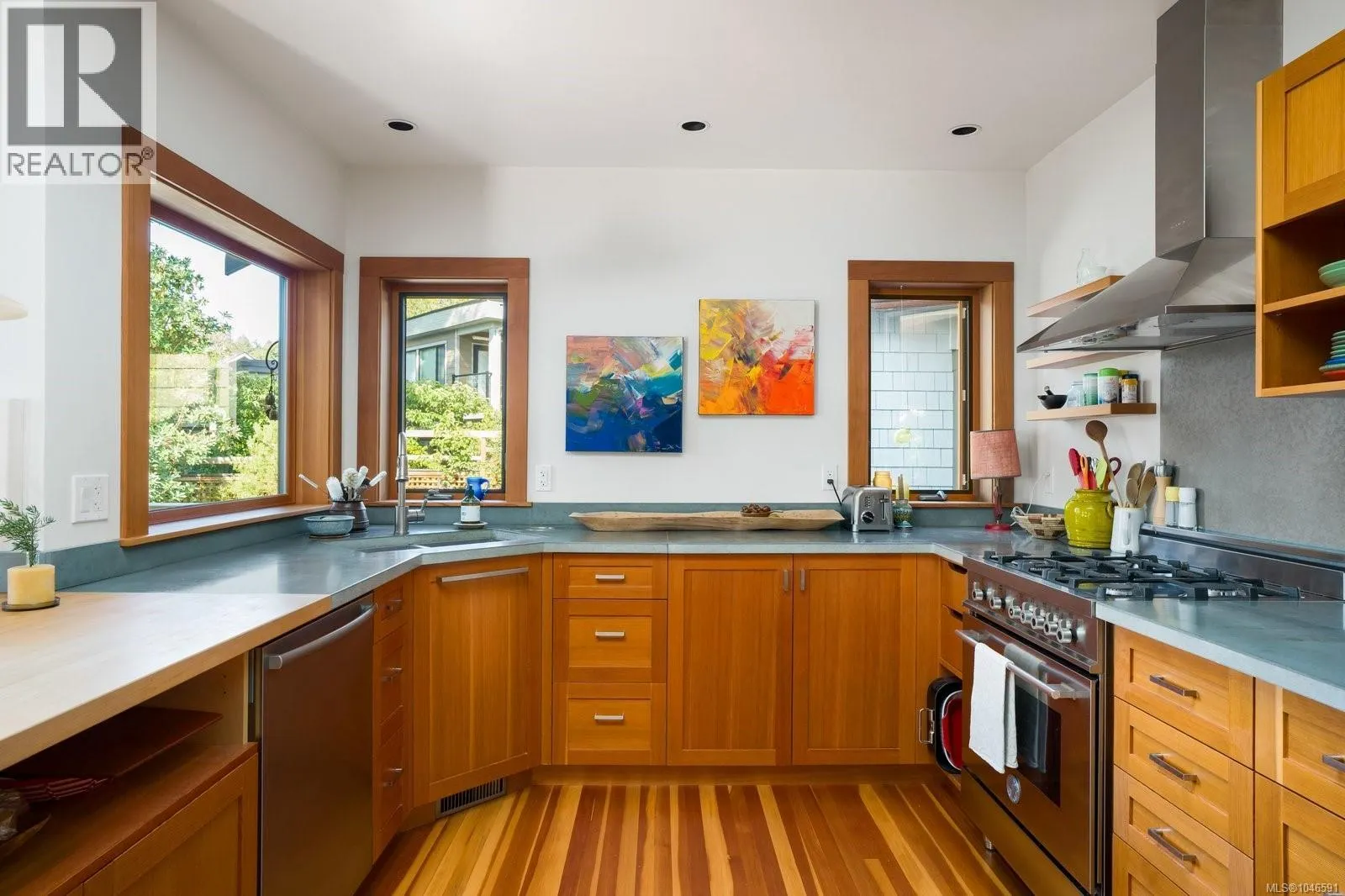 10994 Madrona Dr