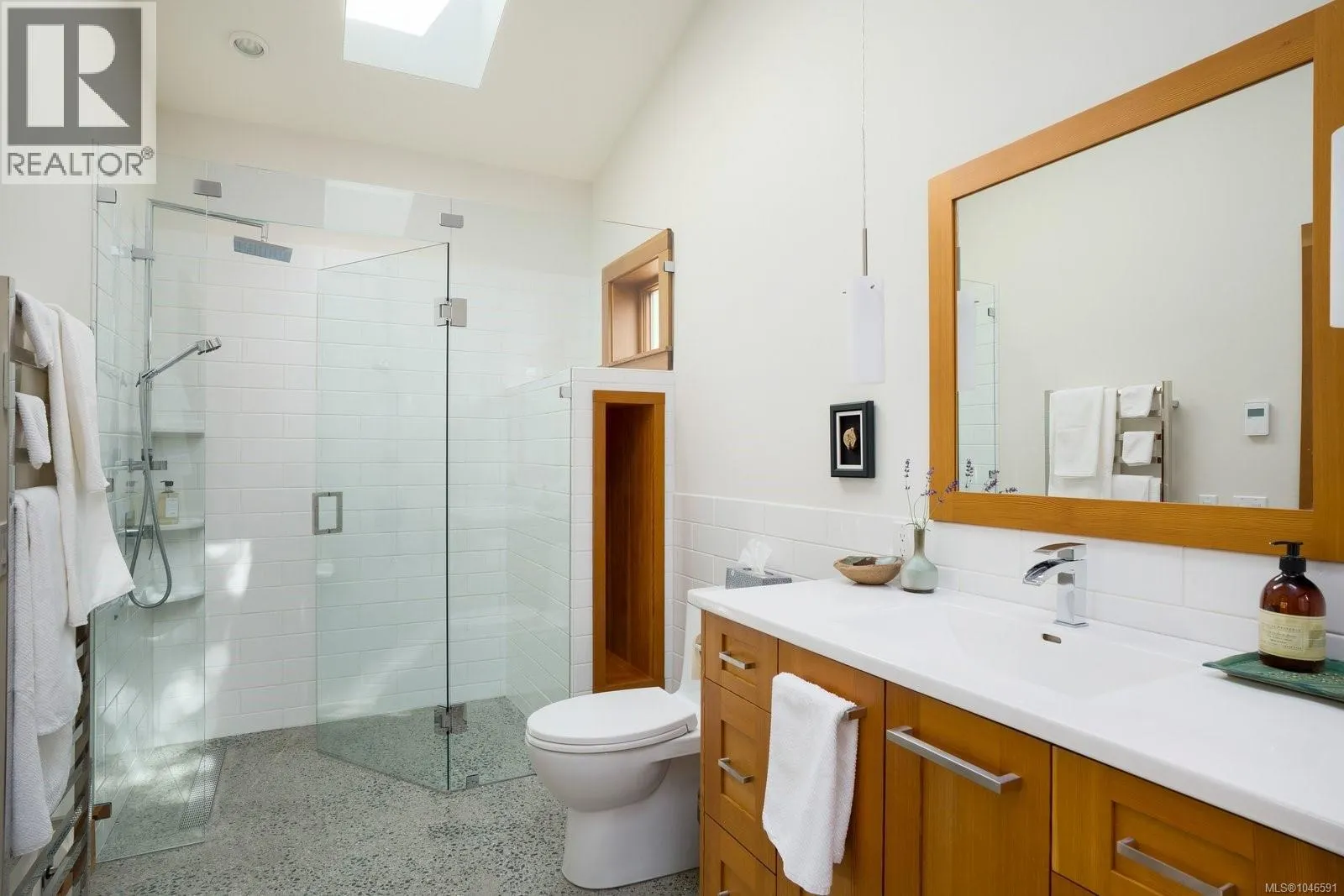 10994 Madrona Dr