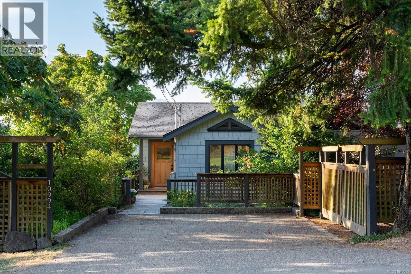 10994 Madrona Dr