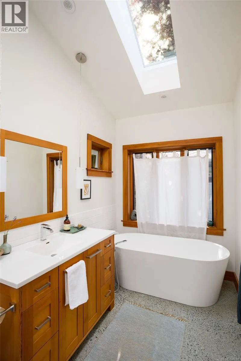10994 Madrona Dr