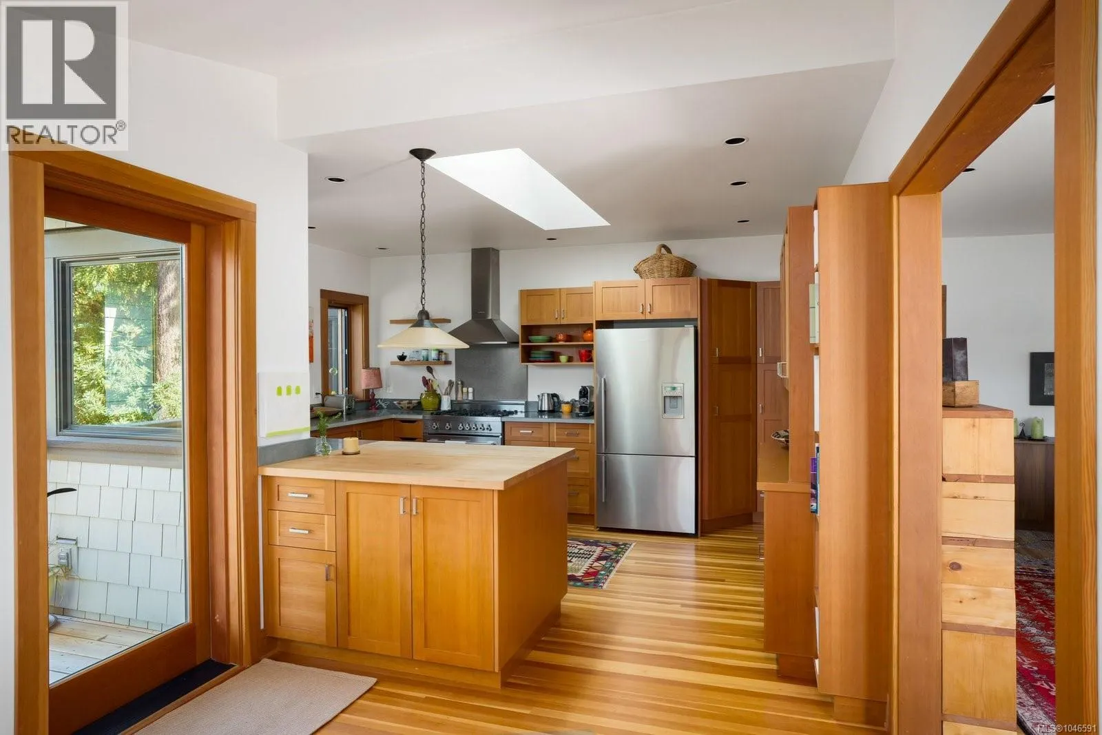 10994 Madrona Dr