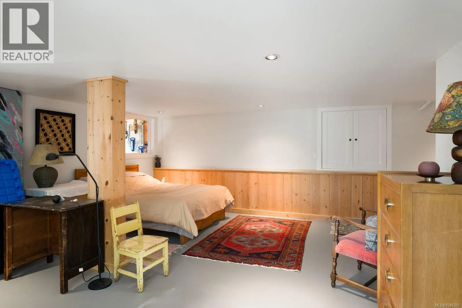 10994 Madrona Dr