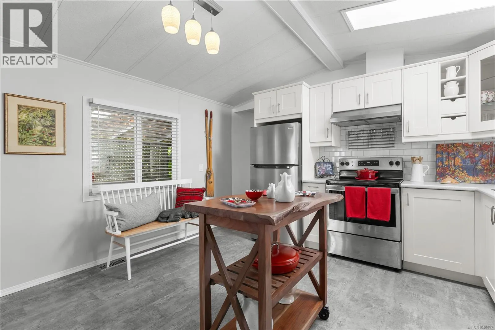 94 7701 Central Saanich Rd