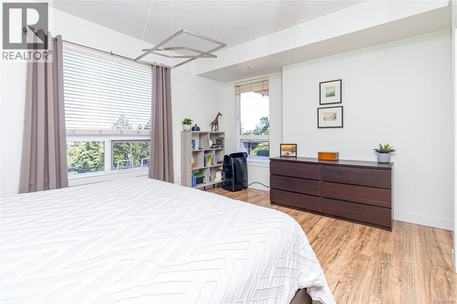 403 1008 Tillicum Rd