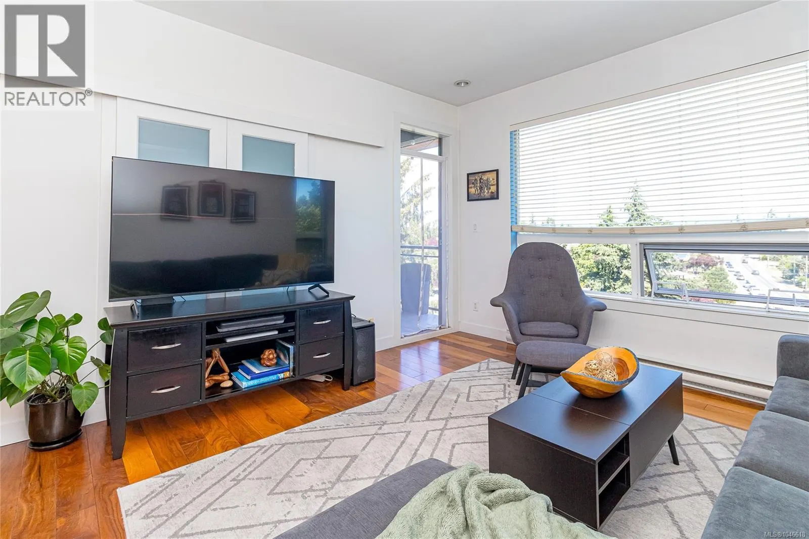403 1008 Tillicum Rd