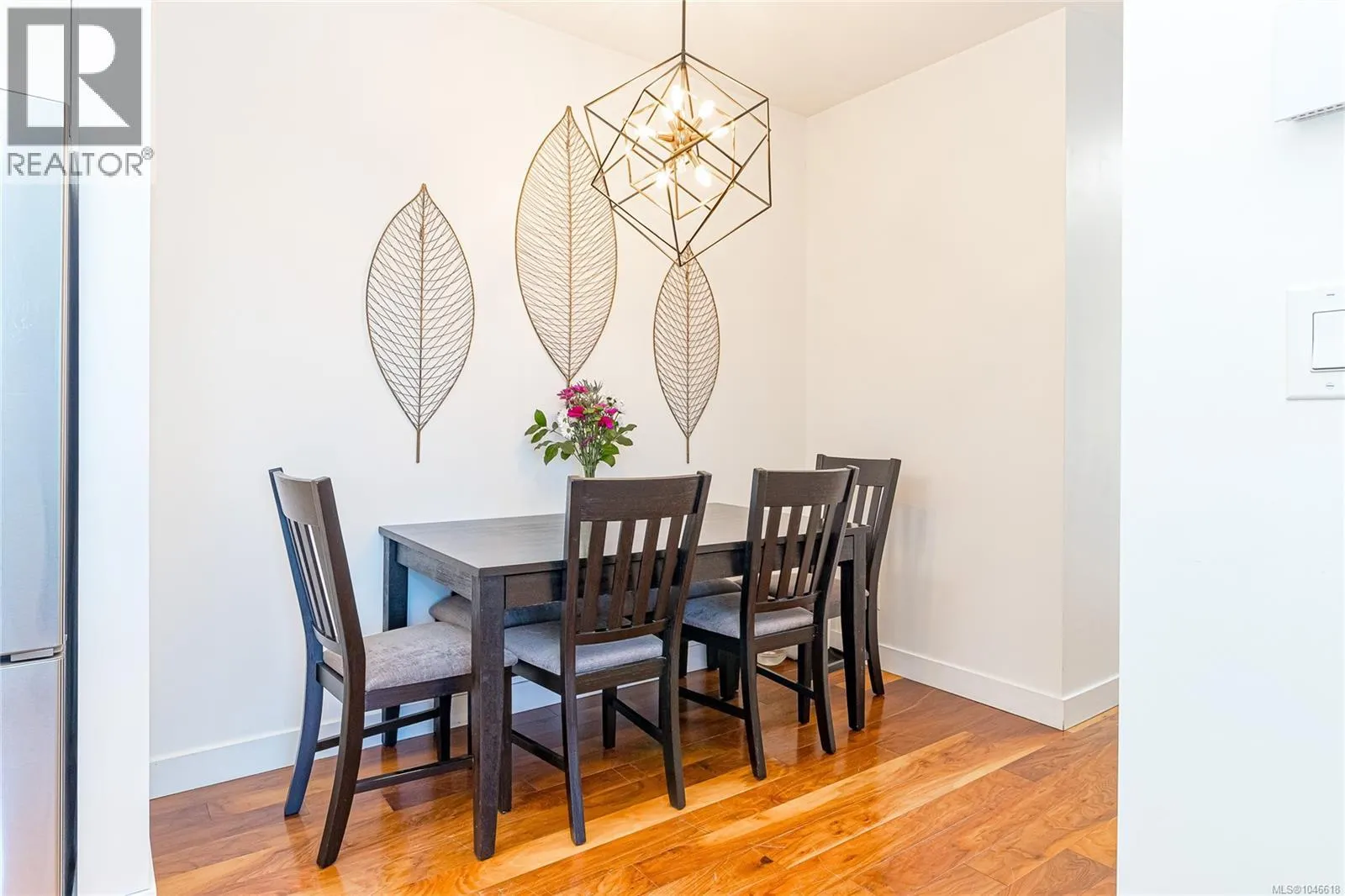 403 1008 Tillicum Rd