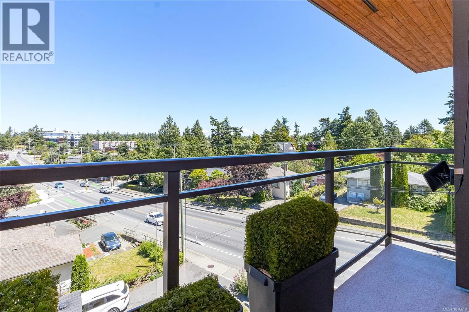 403 1008 Tillicum Rd