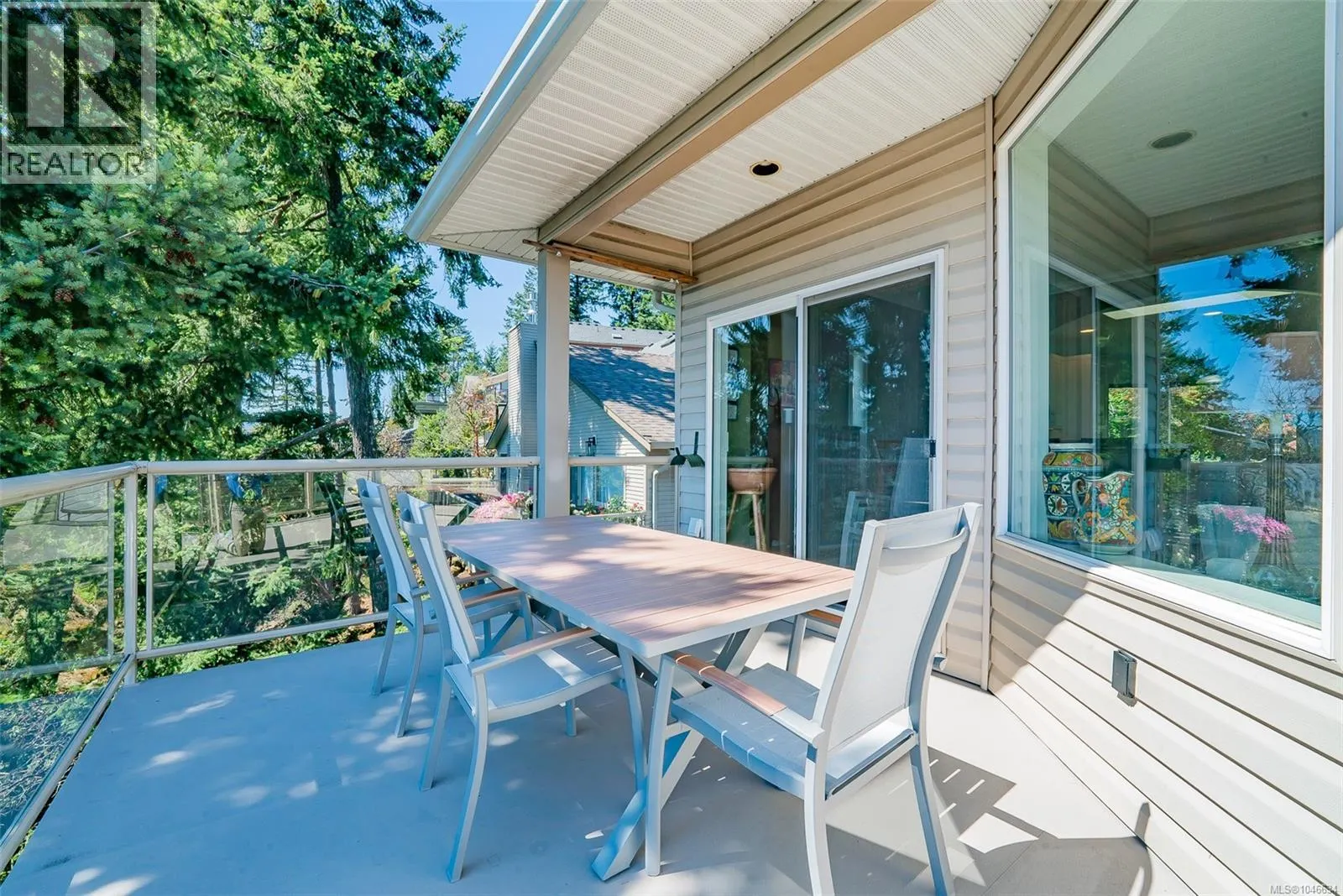 180 Rainbow Cres